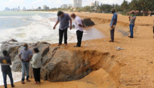 ගල්කිස්ස වෙරළේ වැලි මුහුදට ගසාගෙන යාම හේතුවෙන් ඉදිරියේදී අහිතකර ප‍්‍රතිවිපාක