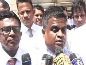 වෘත්තිකයින්ගේ වෘත්තීය සමිති එකමුතුව අතර සාකච්ඡාවක්