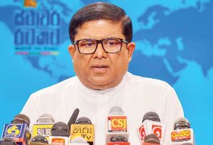 සමාජ මාධ්‍යයට වාරණ පැනවීමෙන් ලෝකයේ බොහෝ රටවල් දියුණු වුණා – වජිර අබේවර්ධන