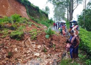 බගවන්තලාව ප්‍රධාන මාර්ගයේ රථ වාහන ධාවනයට බාධා