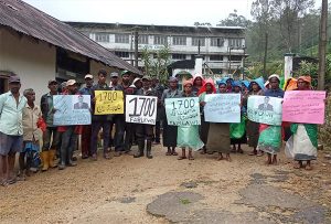 වැඩි කරන ලද රුපියල් 1700 නිසි ලෙස ලබා දෙන ලෙස ඉල්ලමින් උද්ඝෝෂණ