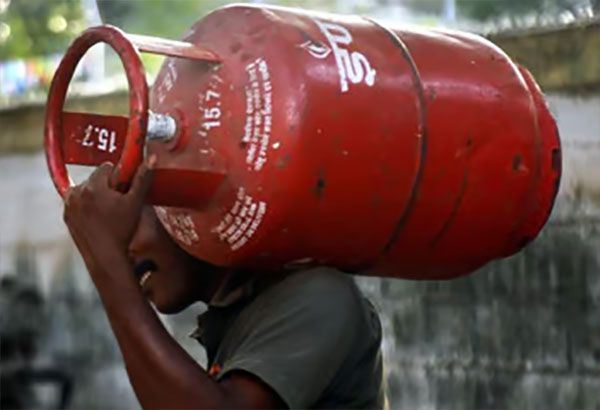 ගෑස් එකක් අරන් පාරට ආවොත් මැතිවරණ නීති උල්ලංඝණය කිරීමක්ද?