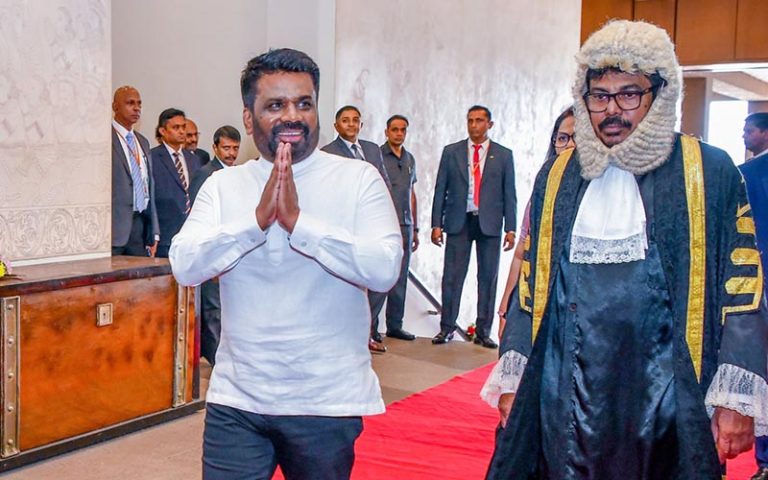 ඉටු කිරීමට බැරි පොරොන්දු කප්පරක් ඉටු කරීම වැල් පාලමේ යනවාටත් වඩා දුෂ්කරය